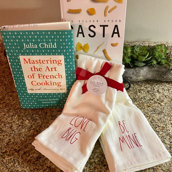 Rae Dunn Other - REA DUNN Collector Artisanal towels